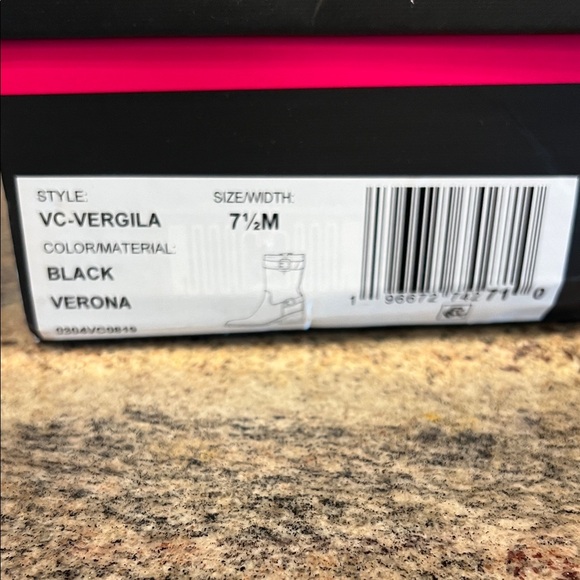 Vince Camuto Vergila Leather Boots 7.5 NIB - Picture 2 of 4